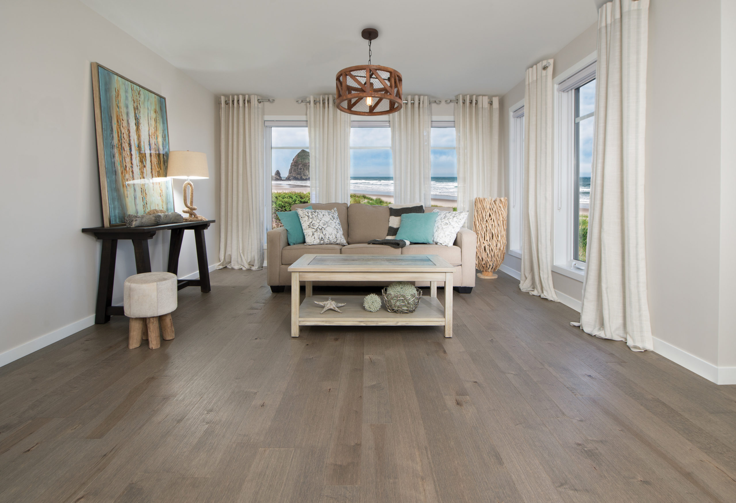 Dreamville Collection Maple Hilo in beach front living space